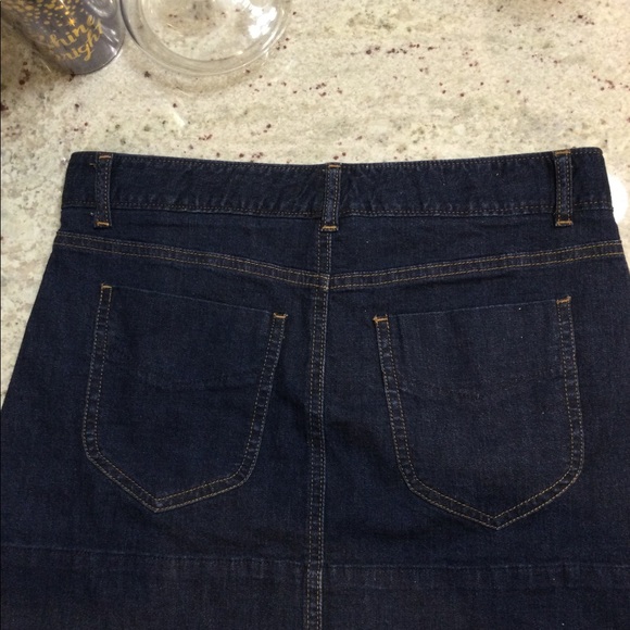 Dark Jean Theory mini skirt - Picture 3 of 10